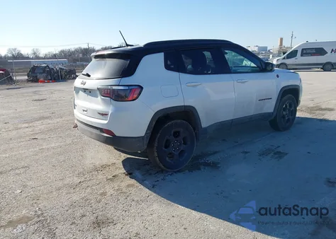 2023 Jeep Compass Trailhawk 4X4 z USA, uszkodzony, nr VIN 3C4NJDDNXPT522745